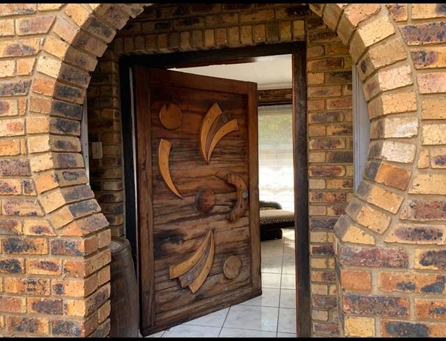 4 BEDROOM HOUSE FOR SALE IN VANDERBIJLPARK SE 3